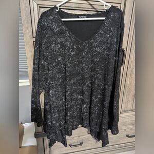 Bloom Chic Vintage Print V Neck Hanky Hem Top